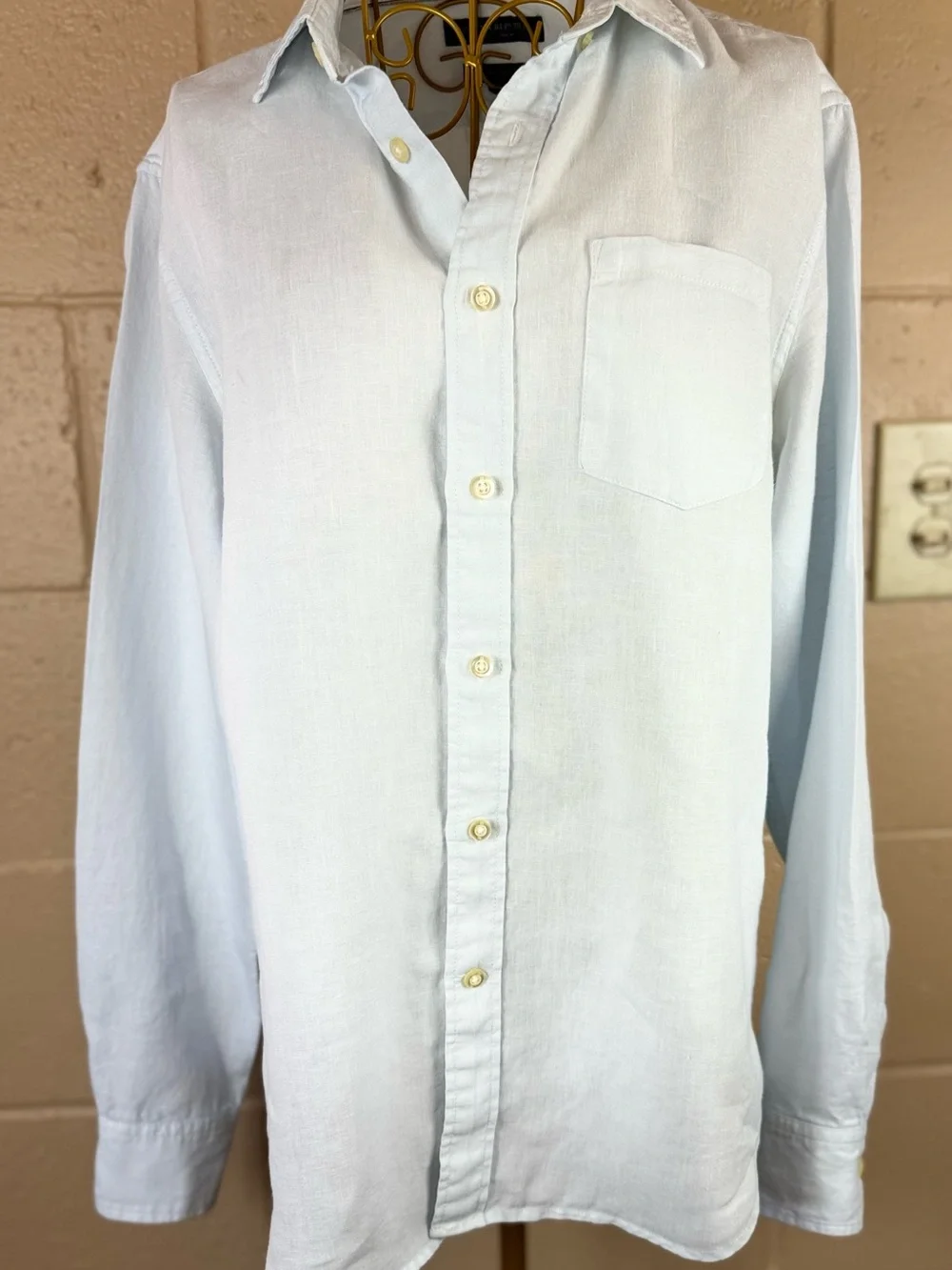 Banana Republic 100% Linen Camden Fit Pale Blue Men's Shirt in Size Small
